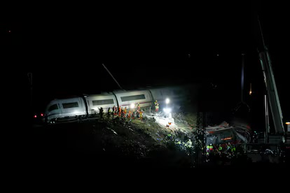 Imagen ilustrativa: Última hora del accidente de trenes en Toledo, en directo | Al menos 68 muertos en el choque de trenes de alta velocidad en Urda