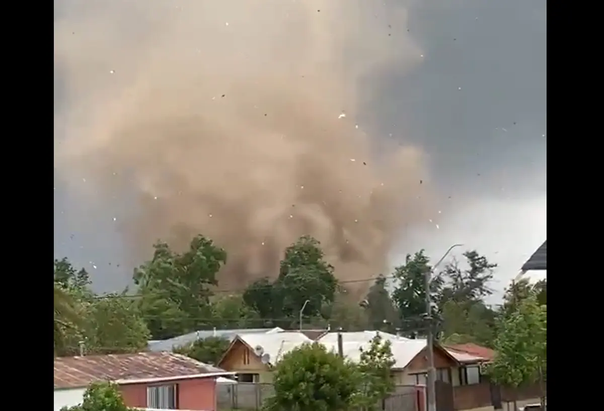 Imagen ilustrativa: Un tornado sorprende en la zona central de Chile y provoca daños en viviendas, vehículos y un colegio